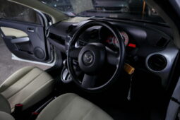 MAZDA 2 ปี 2011 full