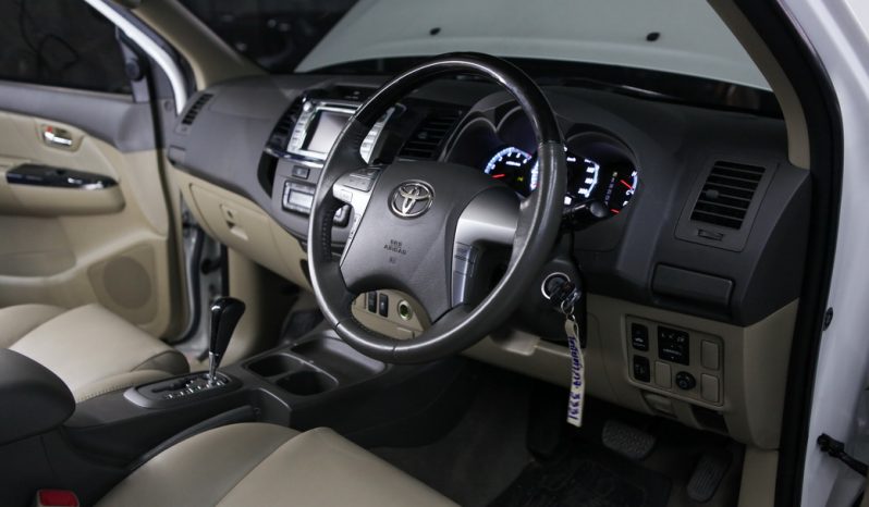 TOYOTA FORTUNER ปี 2012 full