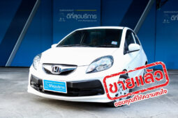 HONDA BRIO I-VTEC สีขาว ปี 2013