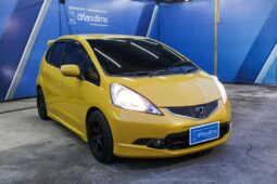 HONDA JAZZ SV ปี 2010 full