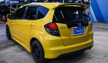 HONDA JAZZ SV ปี 2010 full