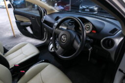 MAZDA 2 Elegance Sedan ปี 2011 full