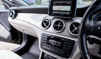 MERCEDES BENZ GLA 200 สีดำ ปี 2014 full