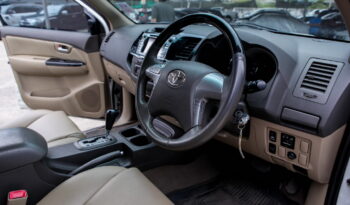 TOYOTA FORTUNER 3.0 V ปี 2012 full