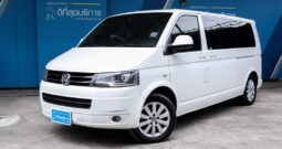 VOLKSWAGEN CARAVELLE สีขาว ปี 2012