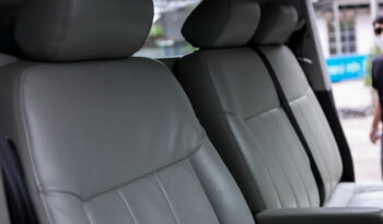VOLKSWAGEN CARAVELLE สีขาว ปี 2012 full