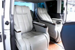 VOLKSWAGEN CARAVELLE สีขาว ปี 2012 full