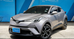 Toyota C-HR สีเทา ปี 2020