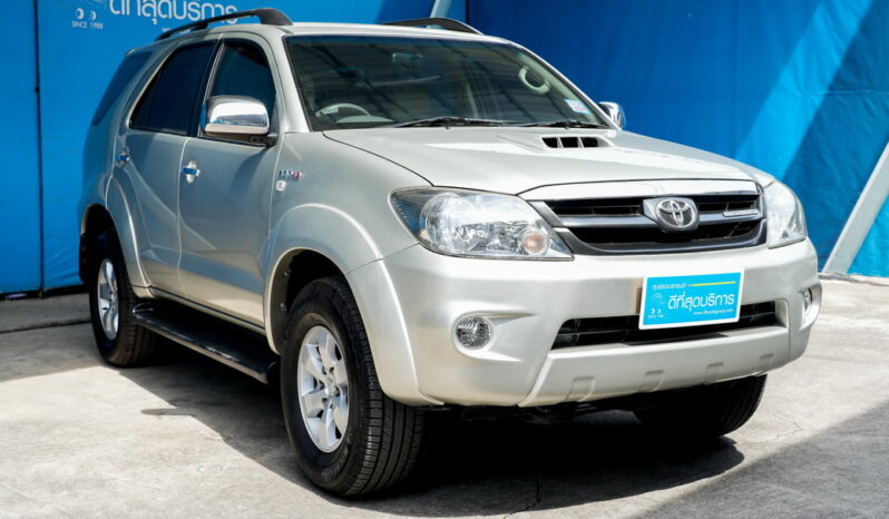 Toyota Fortuner V 4WD ปี 2005 full