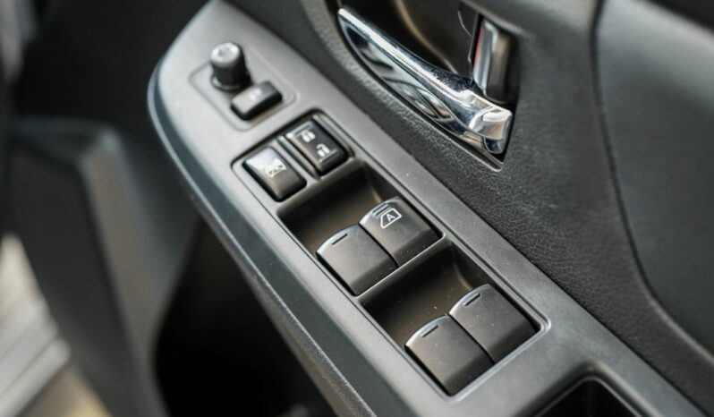 Subaru XV สีเทา ปี 2013 full