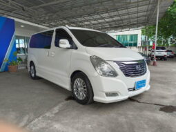 Hyundai Grand Starex Premium VIP สีขาว 2016 full