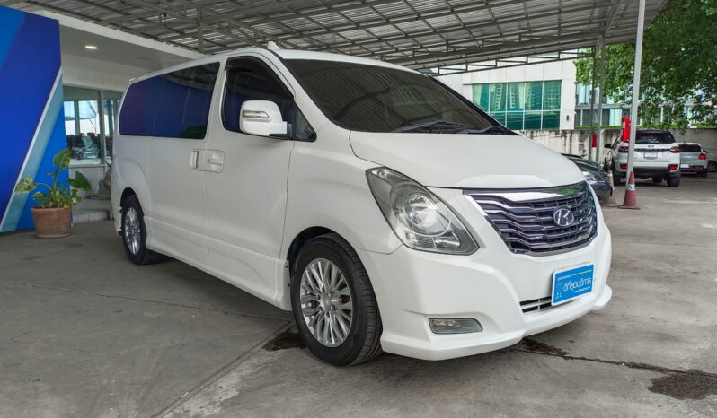 Hyundai Grand Starex Premium VIP สีขาว 2016 full