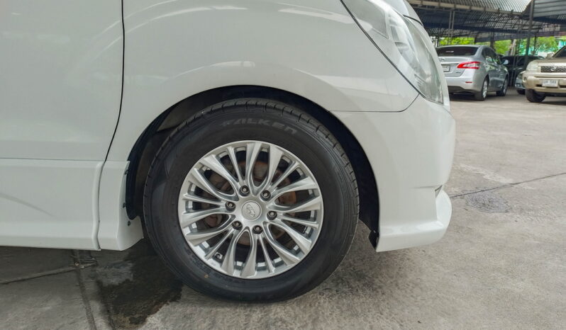 Hyundai Grand Starex Premium VIP สีขาว 2016 full