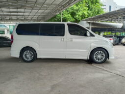Hyundai Grand Starex Premium VIP สีขาว 2016 full