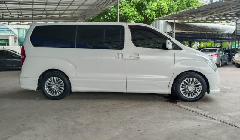 Hyundai Grand Starex Premium VIP สีขาว 2016 full