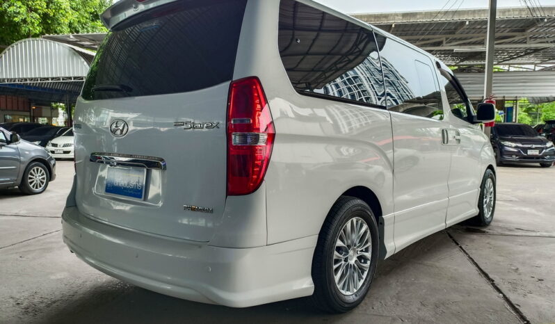 Hyundai Grand Starex Premium VIP สีขาว 2016 full