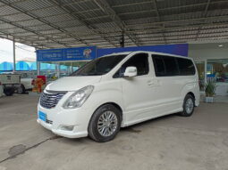 Hyundai Grand Starex Premium VIP สีขาว 2016 full