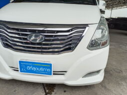 Hyundai Grand Starex Premium VIP สีขาว 2016 full