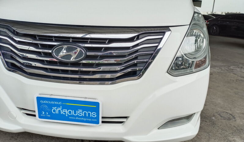 Hyundai Grand Starex Premium VIP สีขาว 2016 full