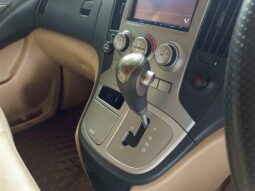 Hyundai Grand Starex Premium VIP สีขาว 2016 full