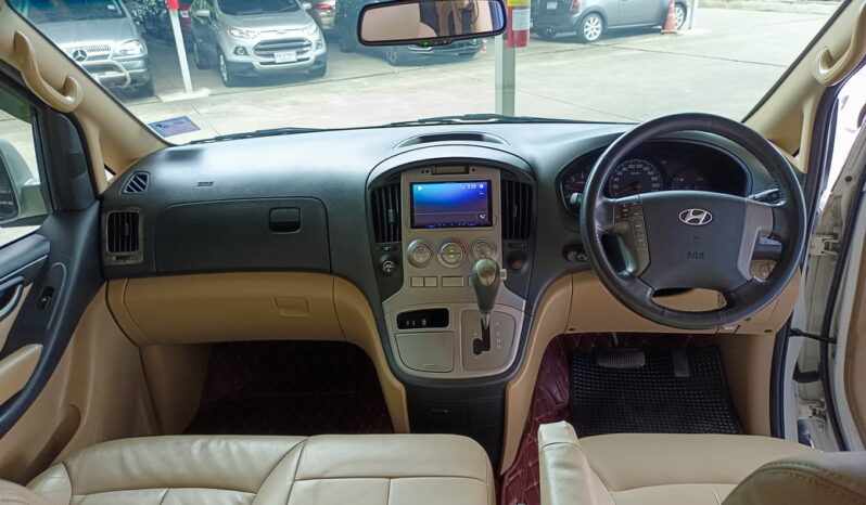 Hyundai Grand Starex Premium VIP สีขาว 2016 full