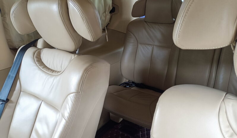 Hyundai Grand Starex Premium VIP สีขาว 2016 full