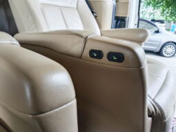 Hyundai Grand Starex Premium VIP สีขาว 2016 full