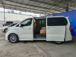 Hyundai Grand Starex Premium VIP สีขาว 2016 full
